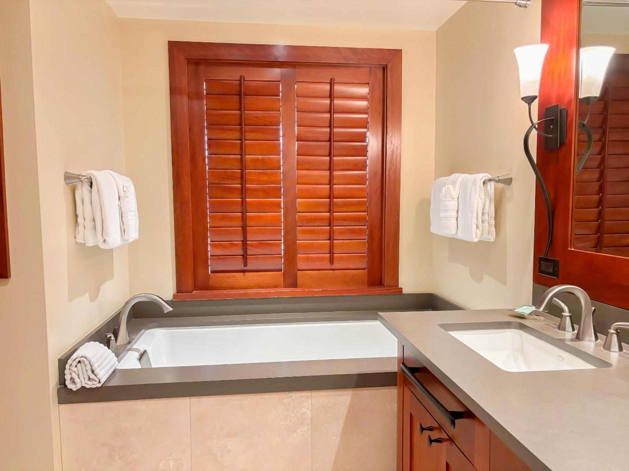 Luxury Pool Front Ko Olina Beach Rental Ground Floor B105 2Br Free Parking Kapolei Exterior foto